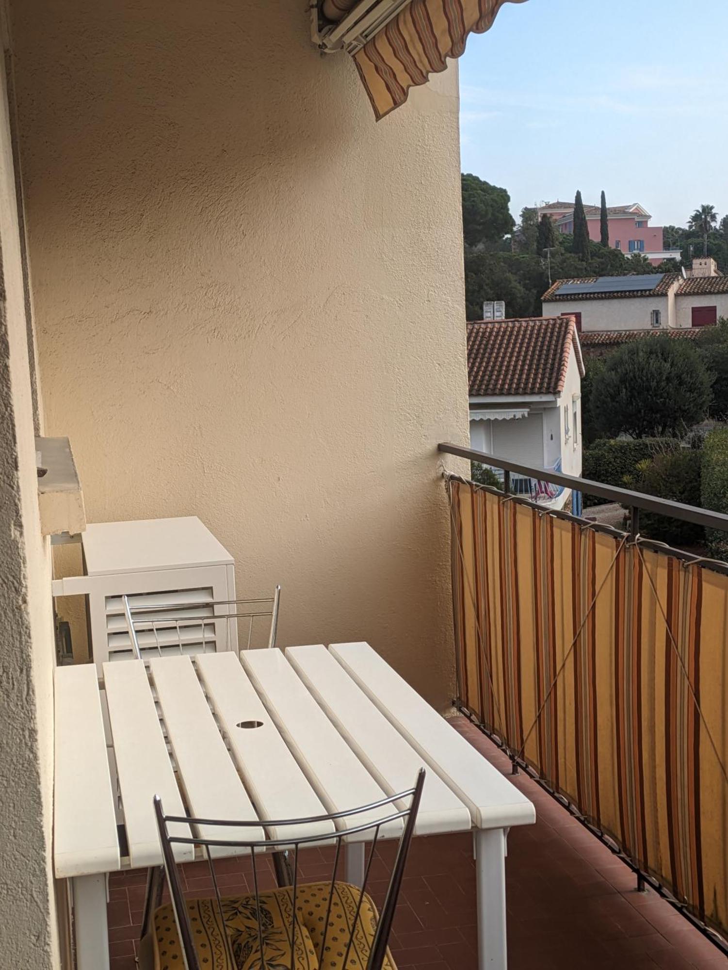 Appartement Spacieux Et Calme Saint-Raphael  Exterior photo